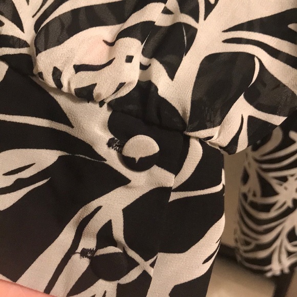 Worthington Black and White semi-Sheer Blouse - Picture 4 of 5